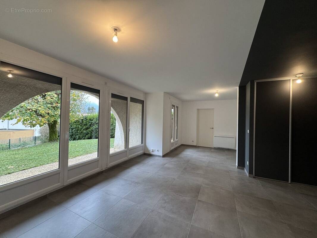 Appartement à JARRIE