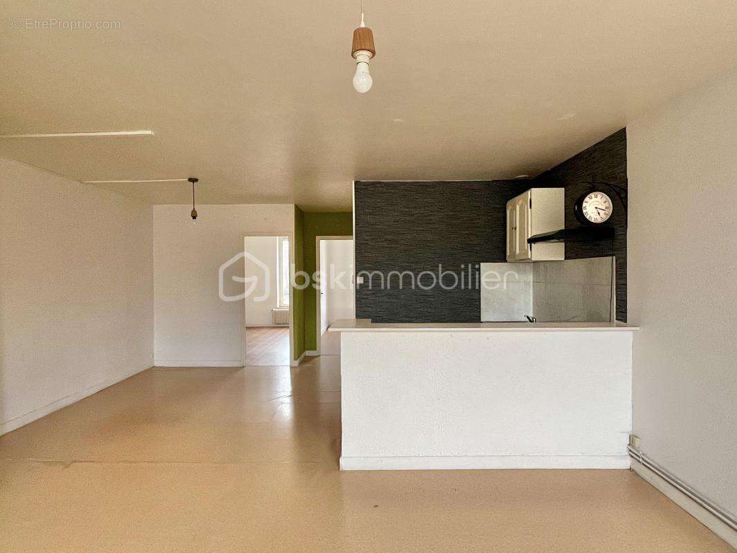 Appartement à BALAN