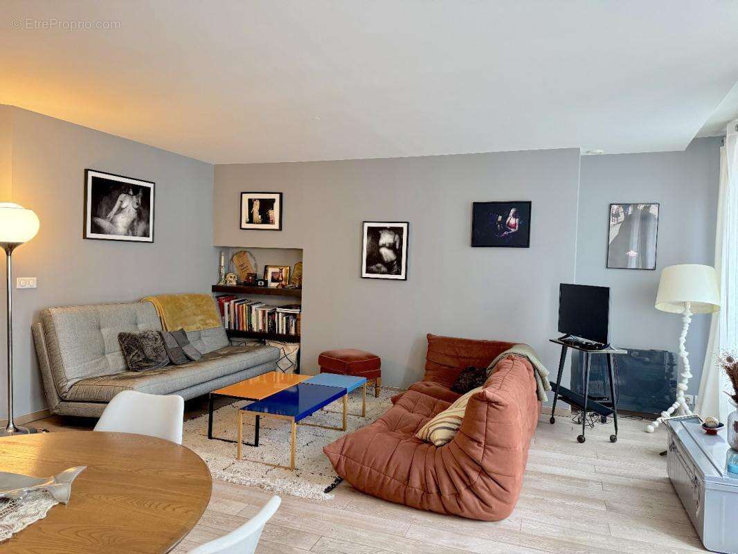 Appartement à PARIS-10E