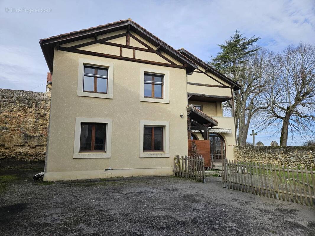 Maison à CASTELNAU-RIVIERE-BASSE