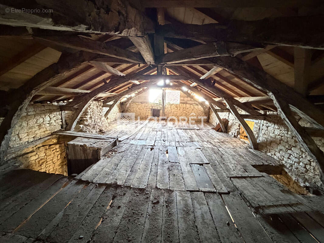 Maison à LAROQUE-DES-ARCS