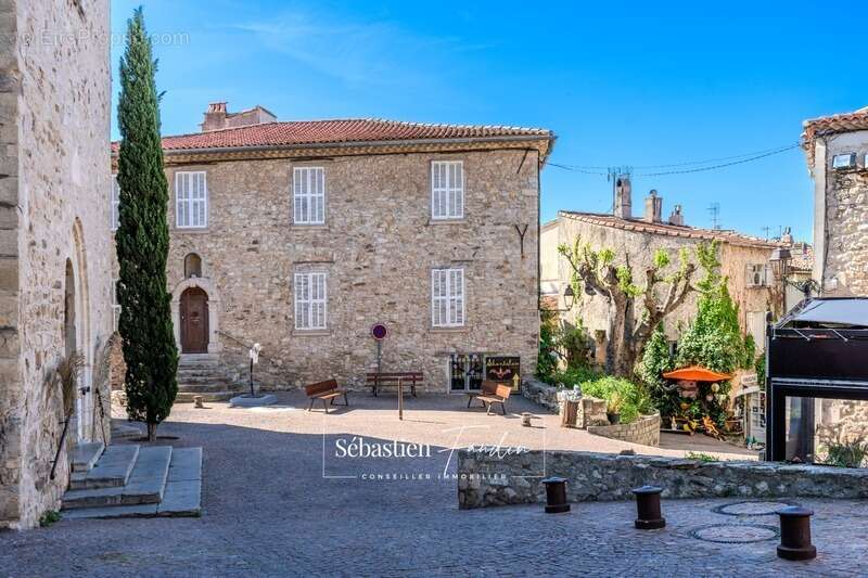 Commerce à LE CASTELLET