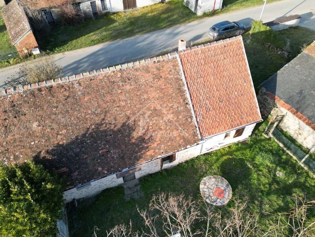 Maison à CHIRAT-L&#039;EGLISE