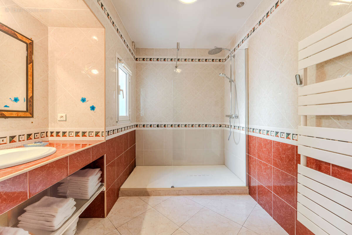 Maison à SAINT-MATHIEU-DE-TREVIERS