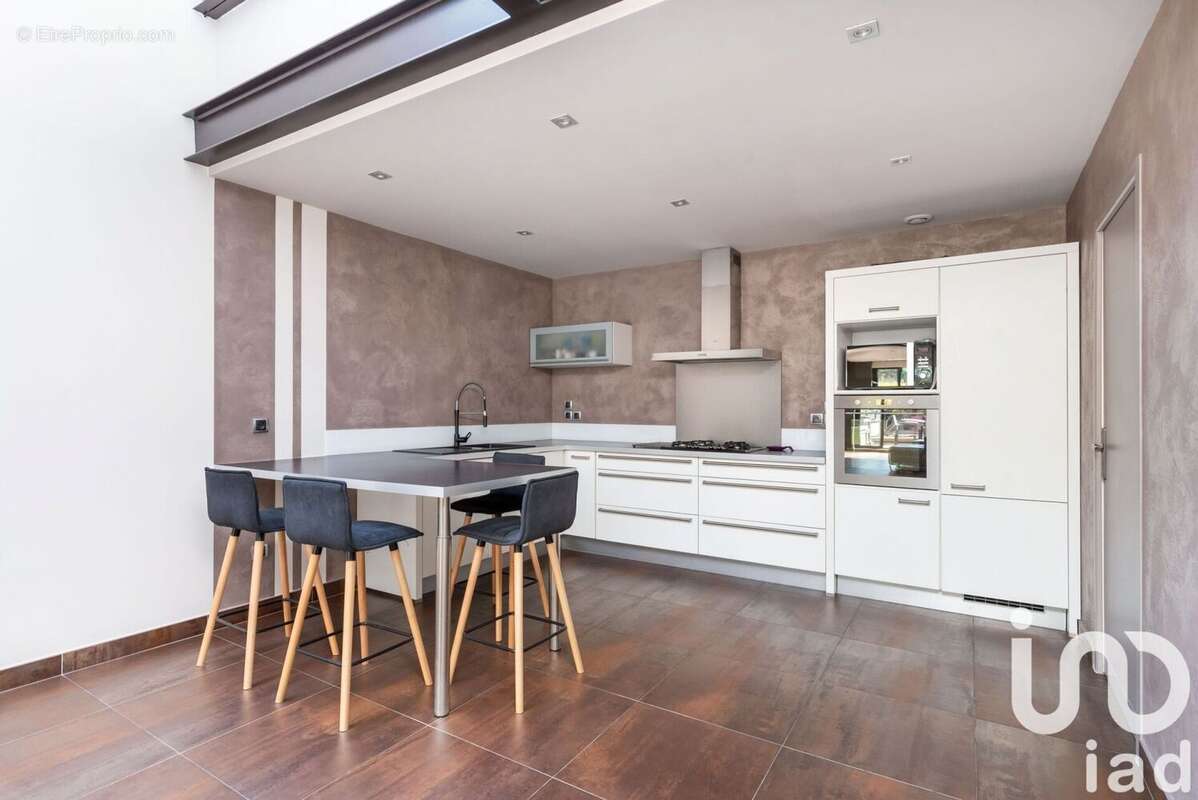 Photo 4 - Commerce à VILLEURBANNE