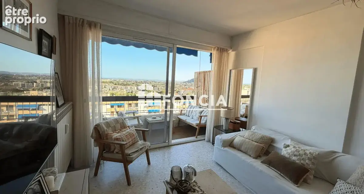Hyeres superbe 2 pieces etage eleve vue mer panoramique terrasse - photo 2