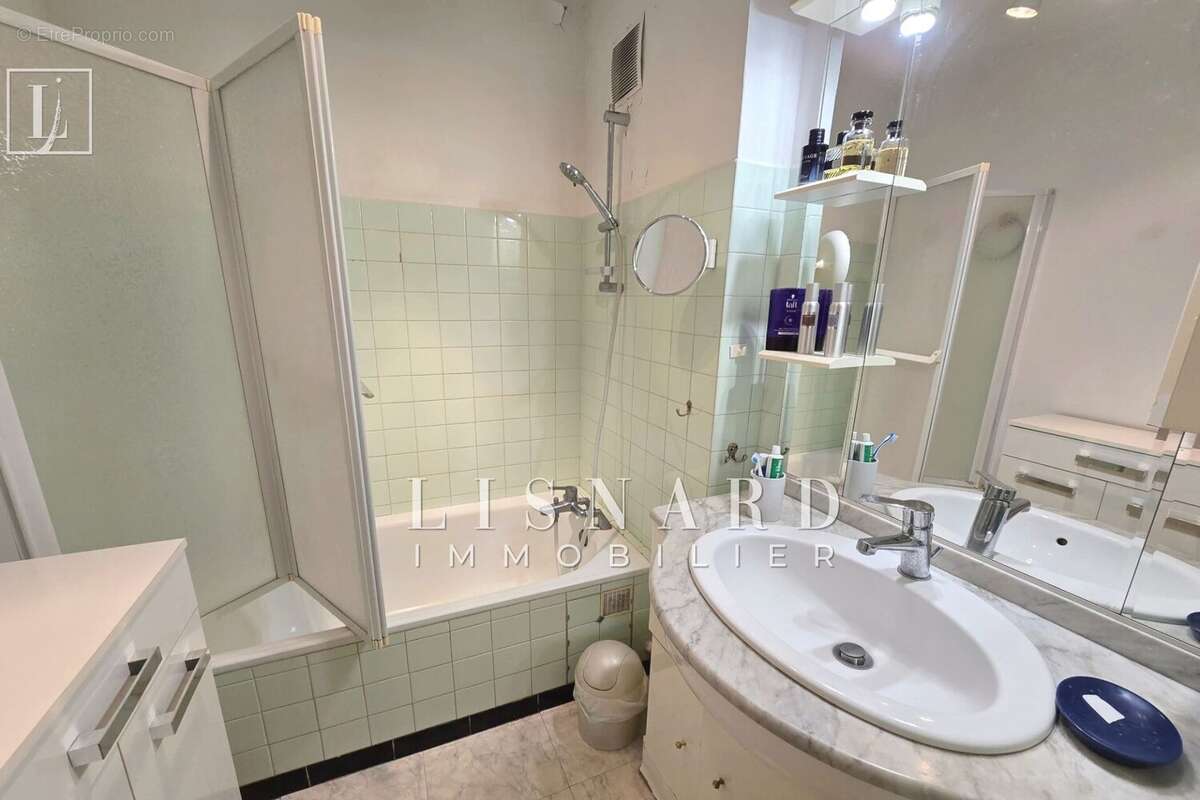 Appartement à VALLAURIS