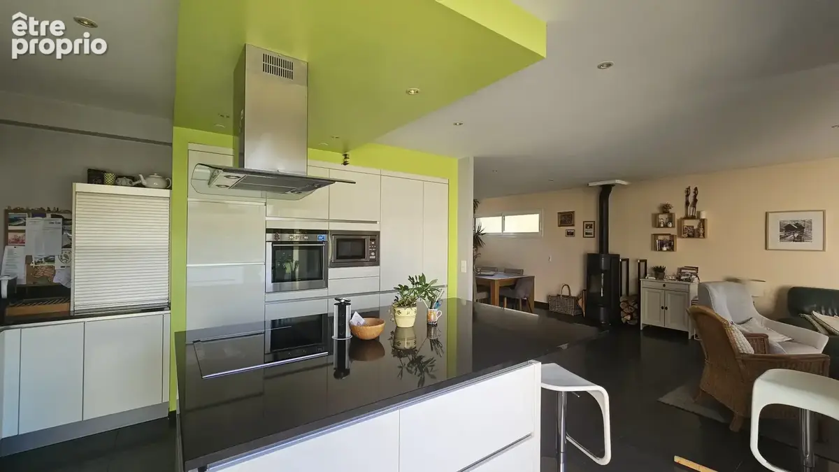 Belles prestations pour cette maison (150 m2) sur terrain de 563 m2 clos. - photo 5