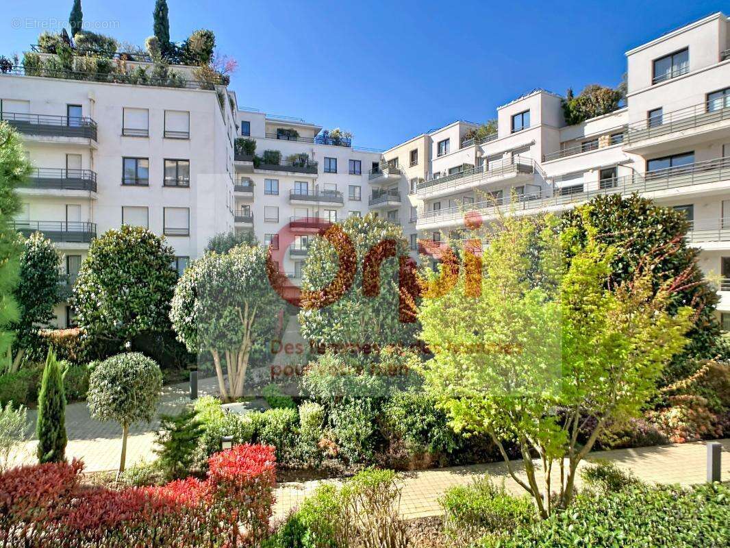 Appartement à ISSY-LES-MOULINEAUX