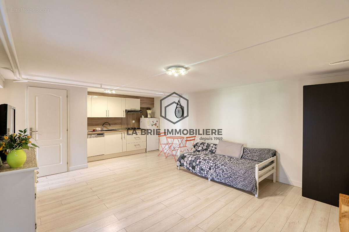 Maison à VILLECRESNES