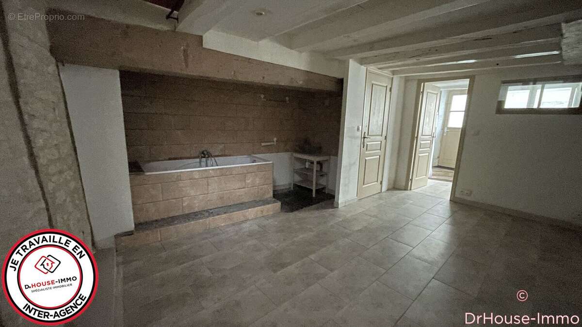 Maison à COUSSAY-LES-BOIS