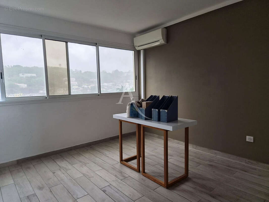 A SAISIR : appartement T4 118.62 m² Fort-de-France. - photo 6