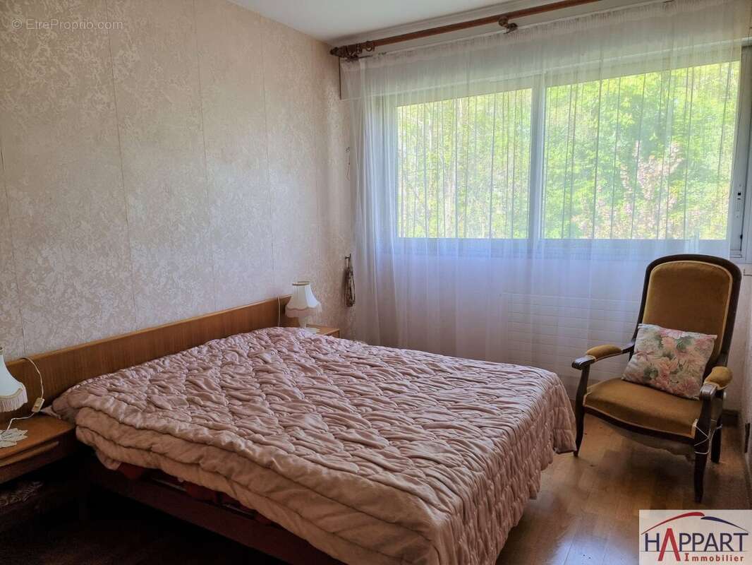 Appartement à VAUX-LE-PENIL