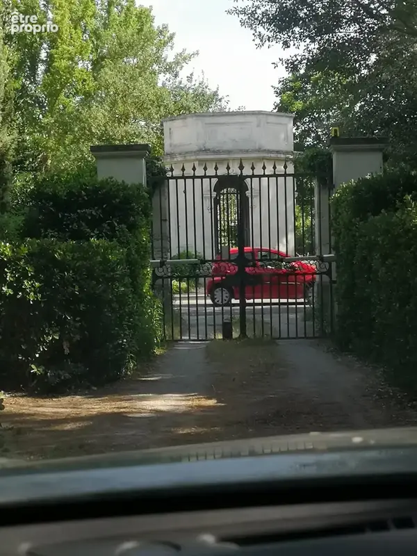 Maison 500 m² à Entraigues-Sur-La-Sorgue  - photo 6