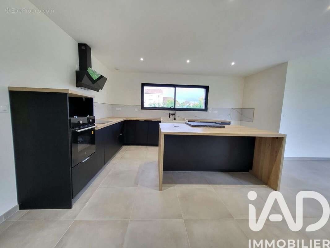 Photo 2 - Maison à POITIERS