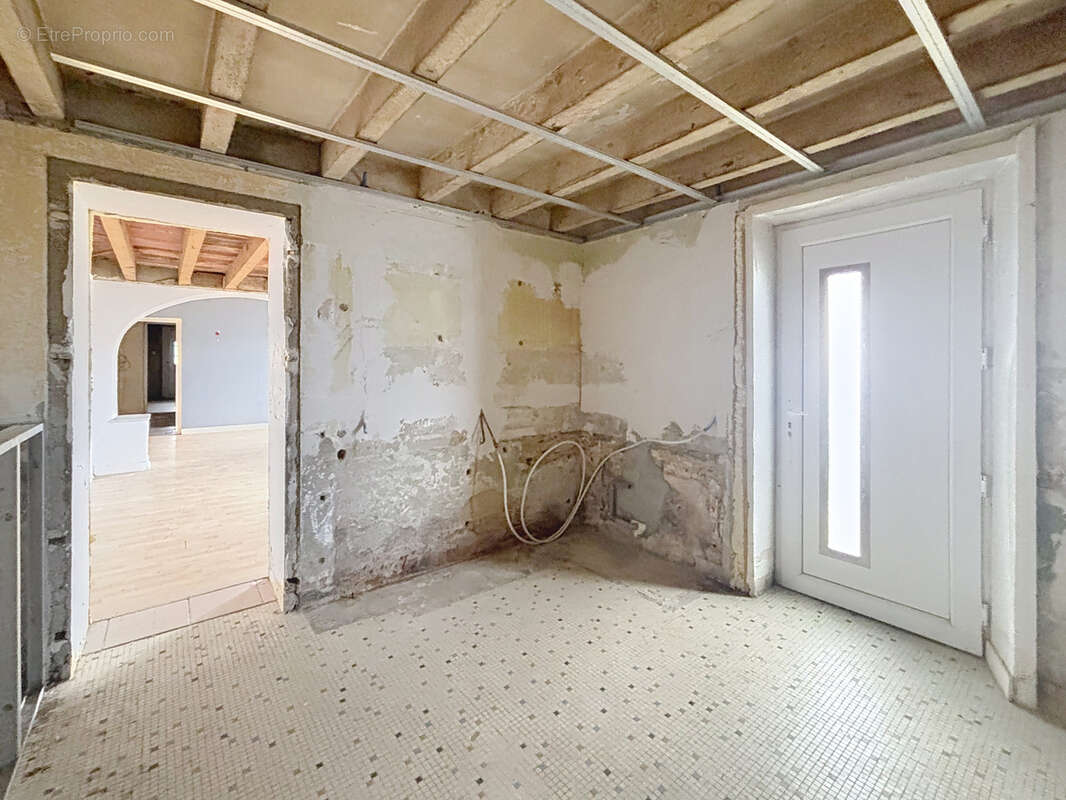 Appartement à TASSENIERES