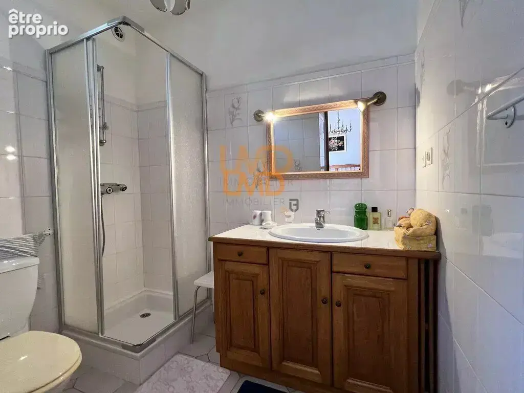 Spacieuse maison familiale de 6 pièces avec piscine et terrain a - photo 16