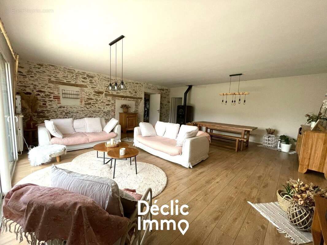 Grange de caractère rénovée  Prestations énergétiques d'exception - 5 chambres - Piscine avec dôme - photo 6