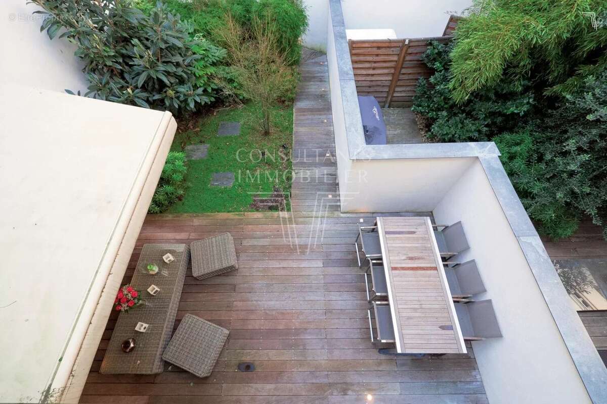 Maison à PARIS-16E