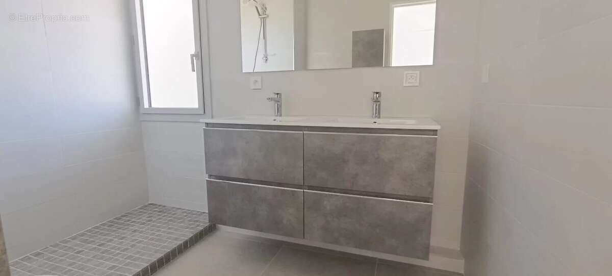 Appartement à MANDELIEU-LA-NAPOULE