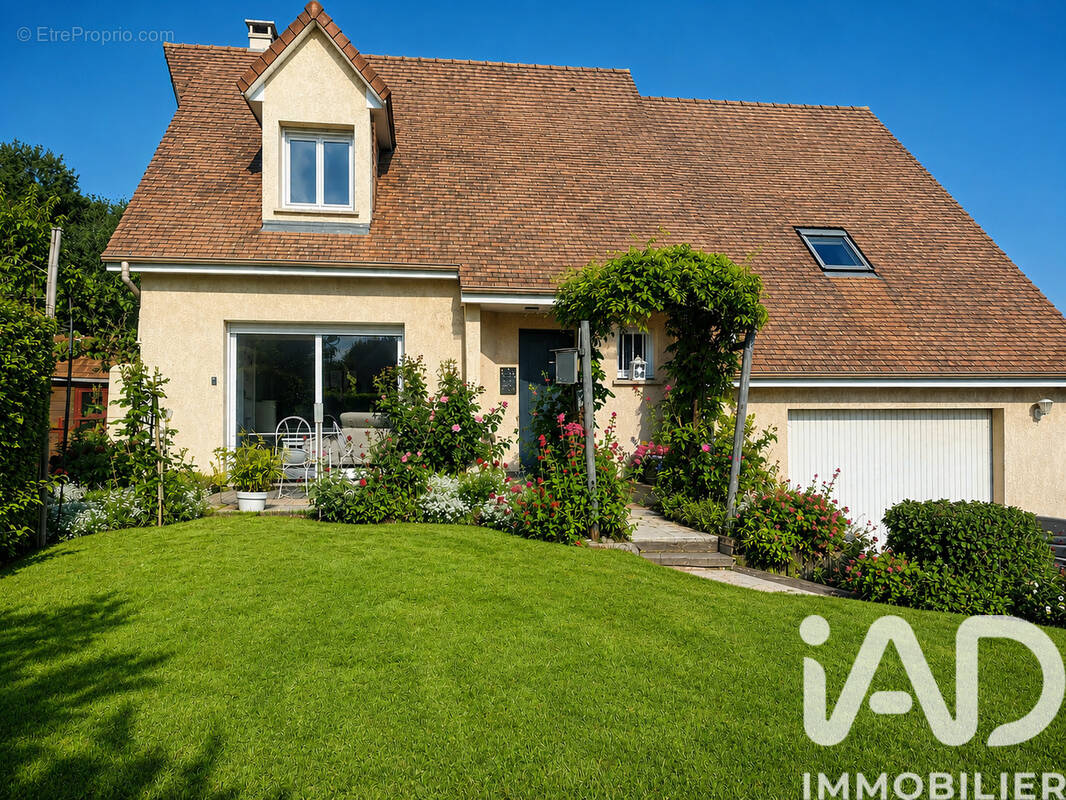 Photo 1 - Maison à LA RIVIERE-SAINT-SAUVEUR
