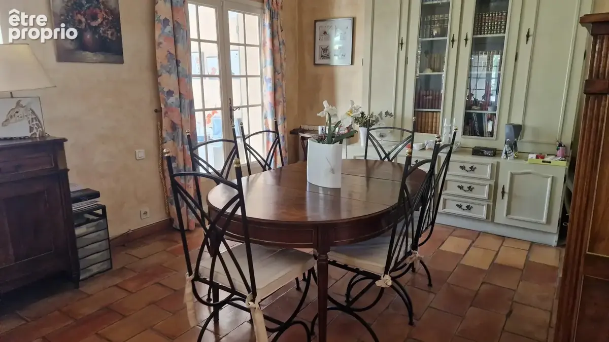 Langlade, en vaunage, villa traditionnelle r+1 avec dependances - photo 6