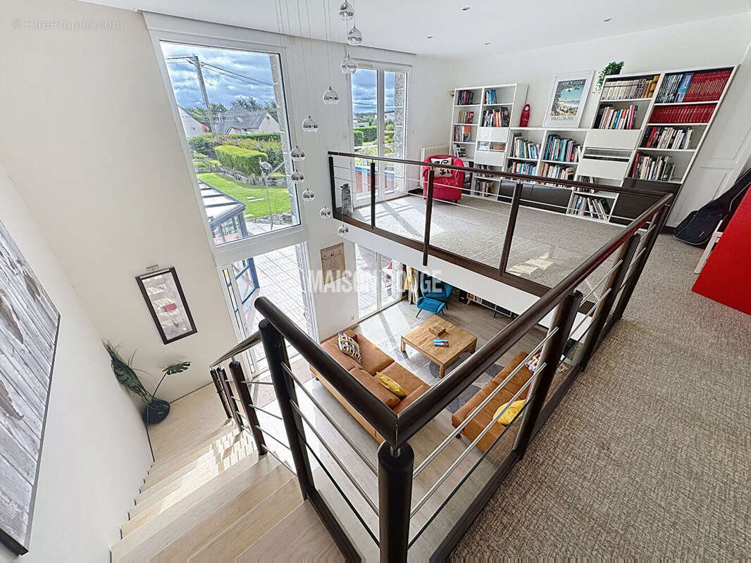 Maison d'Exception à Deux Pas de la Plage des Sables d'Or ! Confort et Luxe au Coeur d'un Cadre Idéal" - photo 2