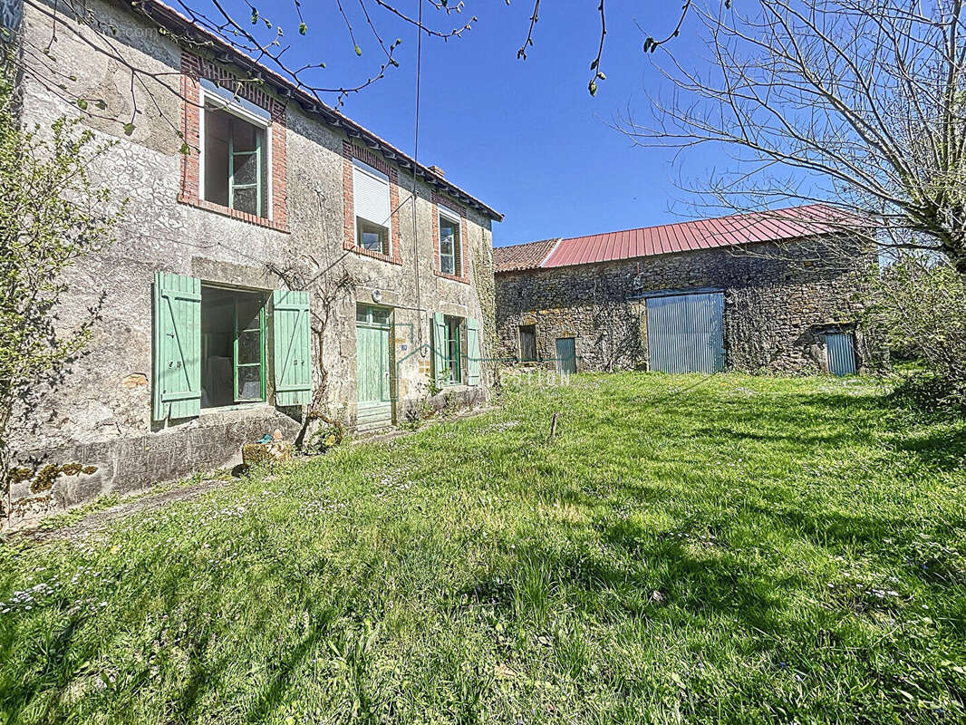 Maison à DOMPIERRE-LES-EGLISES
