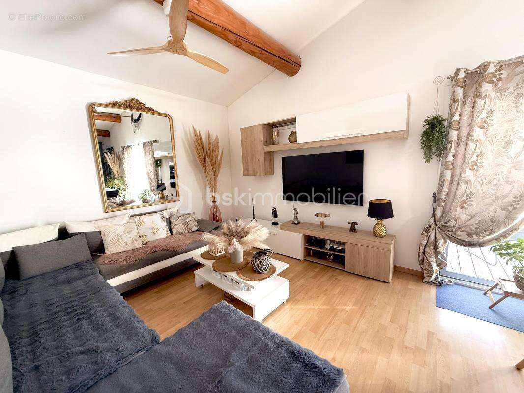 Villa spacieuse non mitoyenne avec piscine garage et mobile-home indépendant - photo 5
