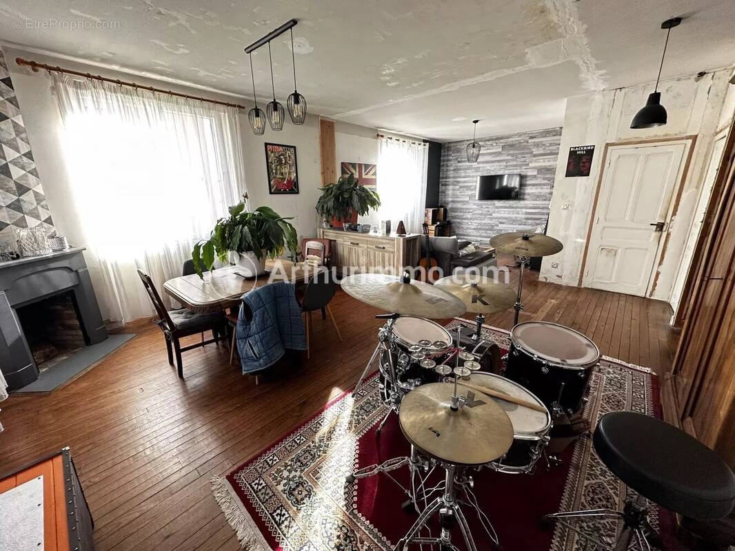 Maison à SAINT-ASTIER