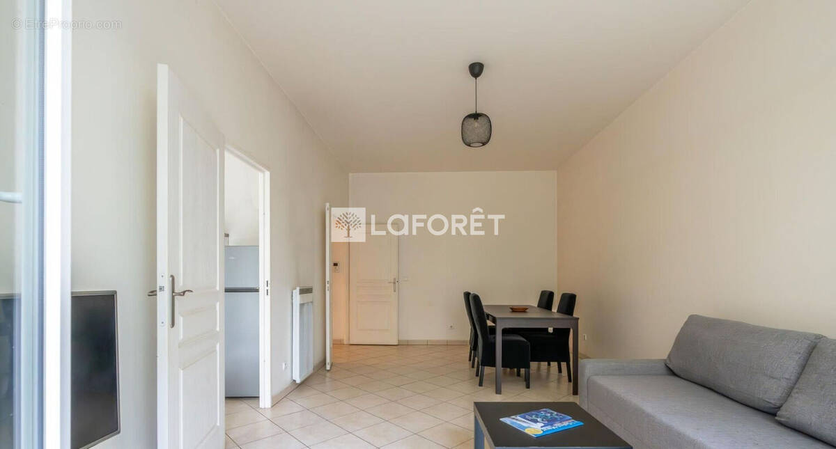 Appartement à PARIS-14E