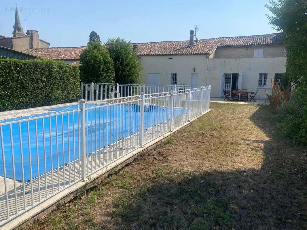 Une maison de charme dans un village très prisé - photo 21