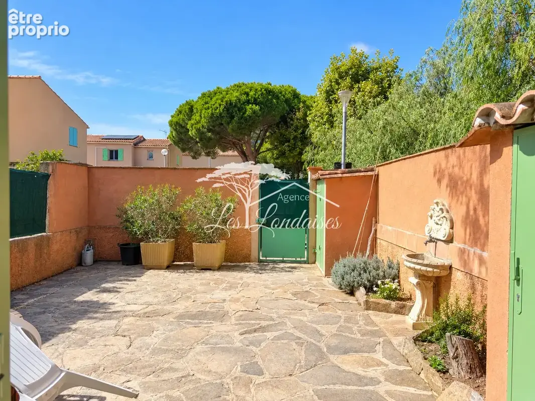 Mazet proche centre ville LA LONDE Jardin - terrasse - photo 2