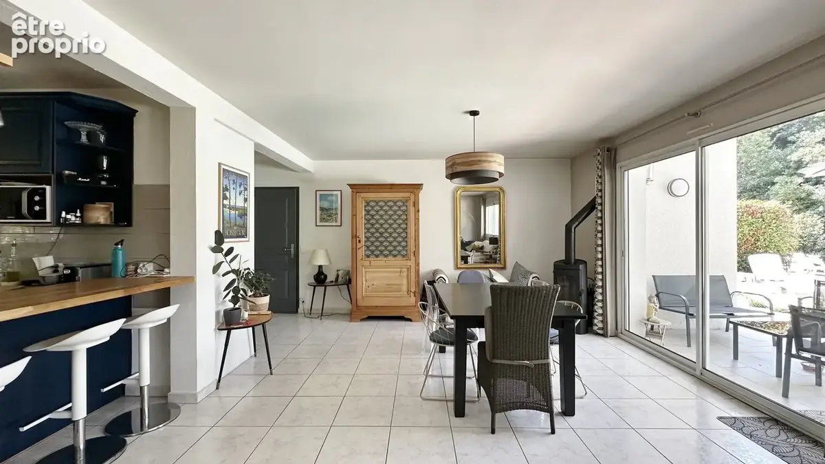 GOLF ET CENTRE VILLE VILLA A PIED POUR CETTE VILLA DE 6 Pièces de 150 m2 sur une parcelle de 800 m2 avec piscine - photo 6