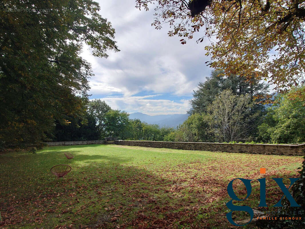 Appartement à FROGES