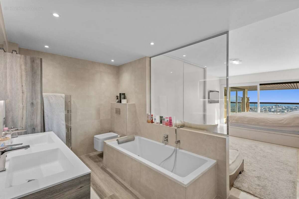 Appartement à LE CANNET