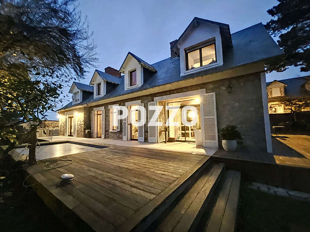Maison de 7 pièces (323 m²) en vente à DONVILLE LES BAINS - photo 15