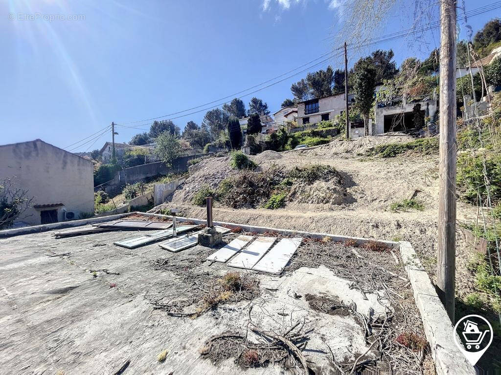 Terrain à MARSEILLE-11E