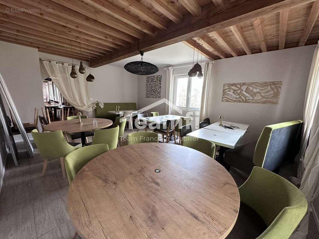 Commerce à SAINT-REMY-SUR-DUROLLE