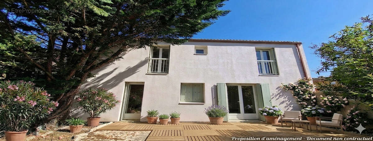 Maison à VALREAS