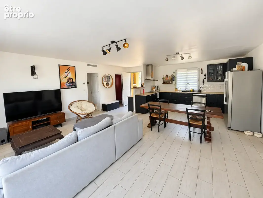 Villa de plain-pied de 2020   4 chambres, piscine et garage   DPE A - photo 3