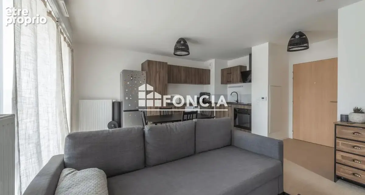 AVRILLÉ - T2 au rez-de-chaussée avec balcon et parking - photo 2