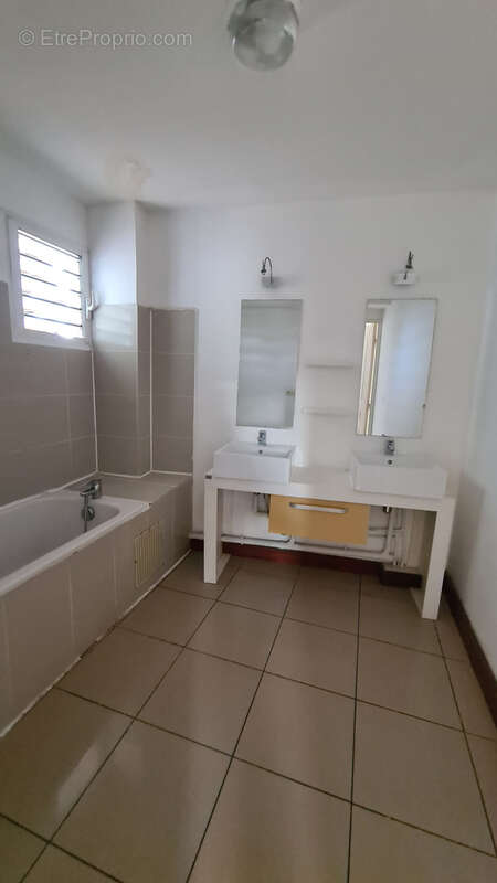Appartement à SAINT-DENIS