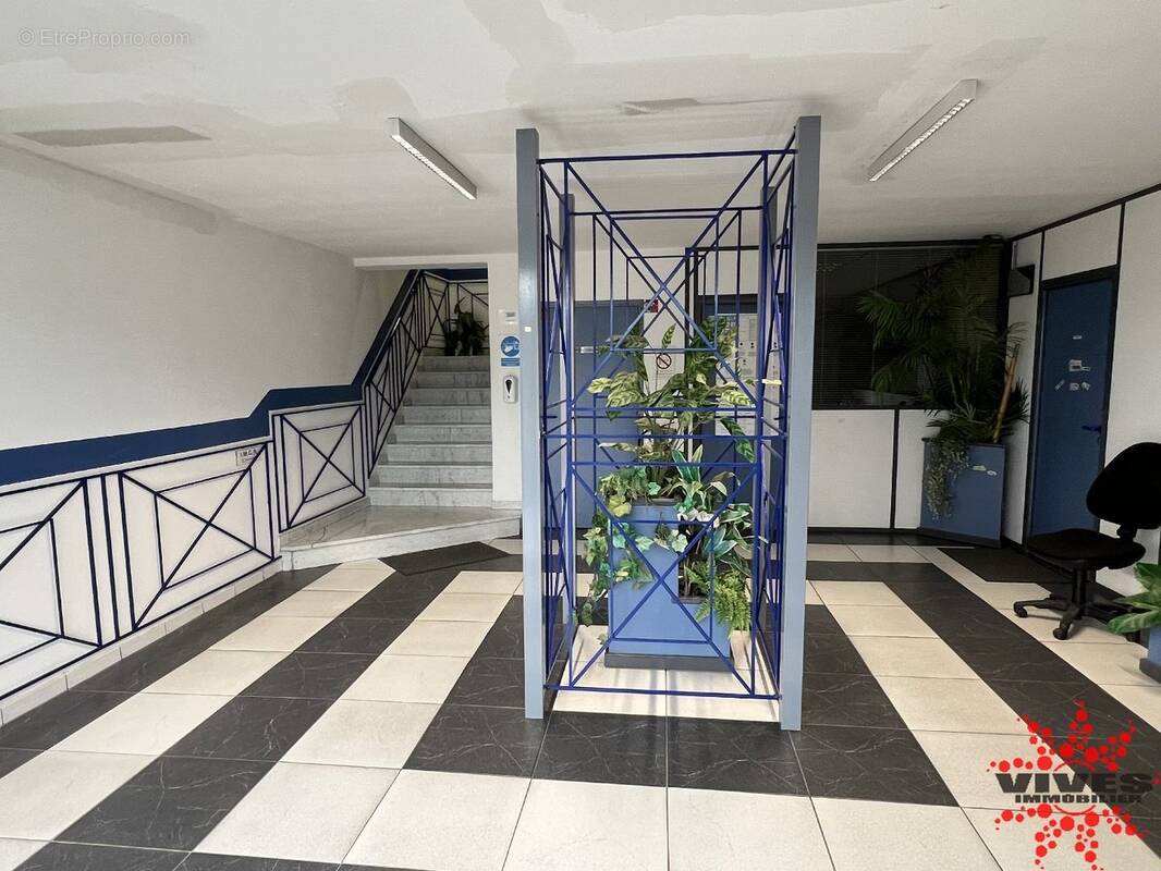 Commerce à SAINT-CHINIAN