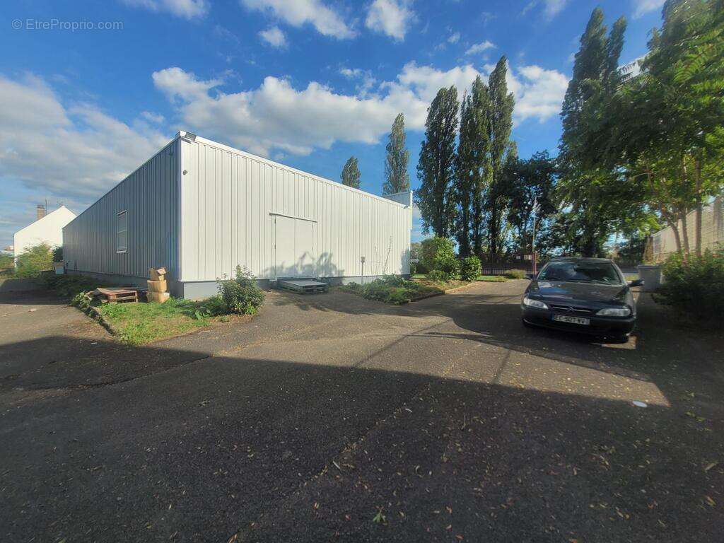 Commerce à SAINT-PIERRE-DES-CORPS