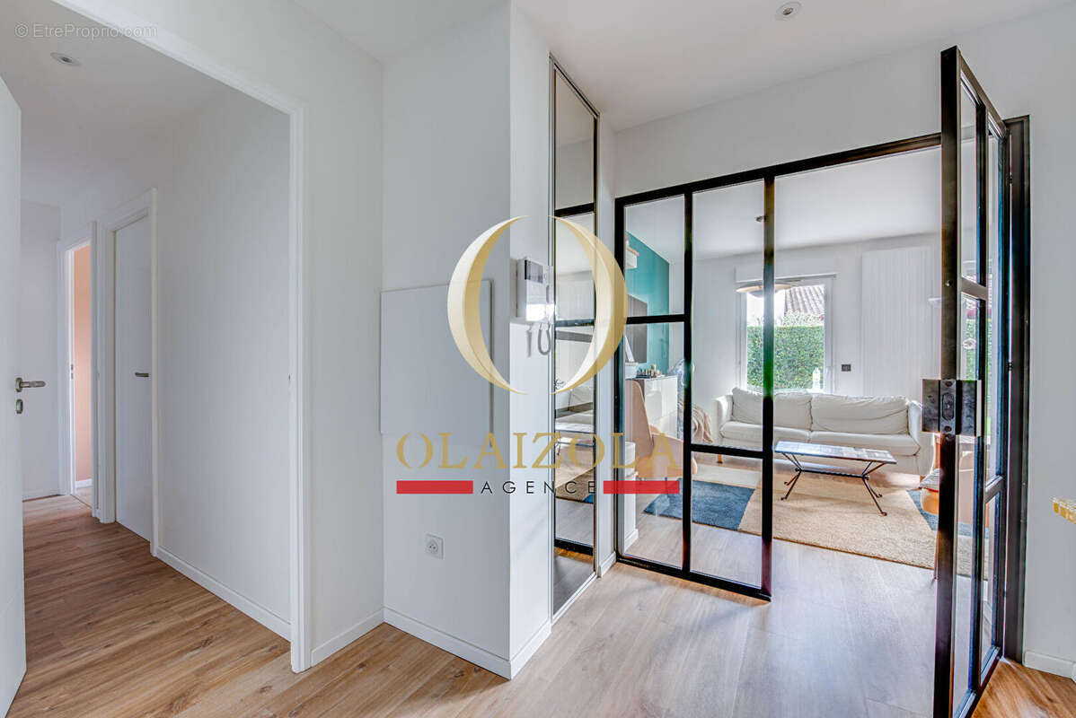 ANGLET  CINQ CANTONS - Appartement T3 avec jardin et parking au coeur des Cinq Cantons - photo 6