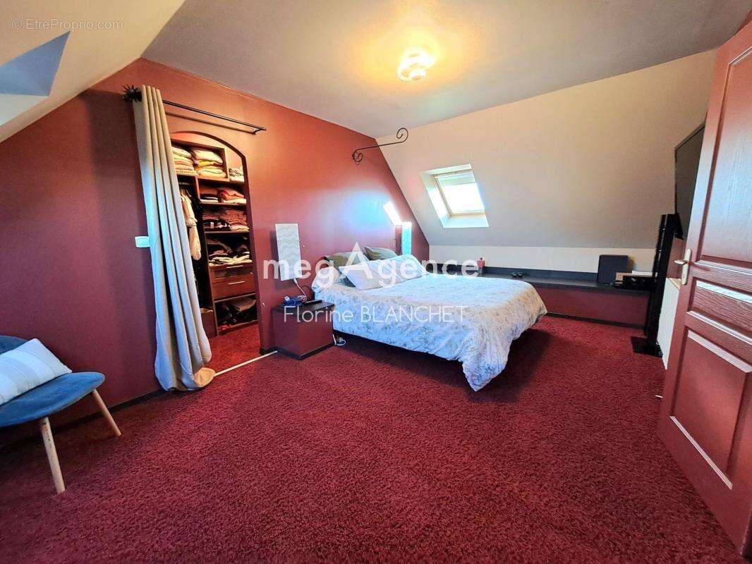 Maison à MONCE-EN-BELIN