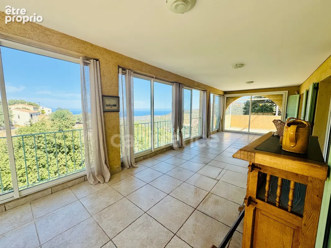 Appartement à CATERI