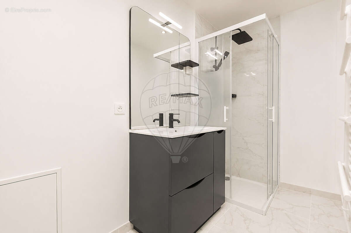 Appartement à VILLENEUVE-LOUBET