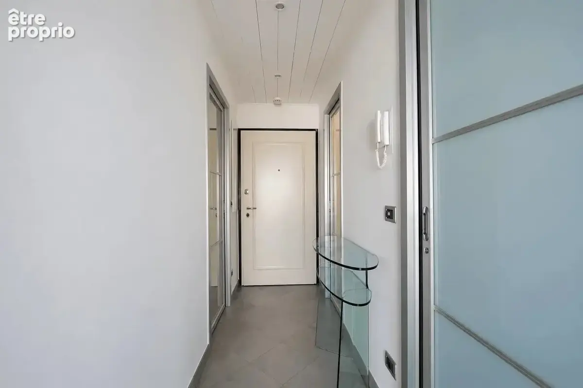 Exceptionnel deux pièces en rez-de-jardin avec parking, vue mer - photo 15